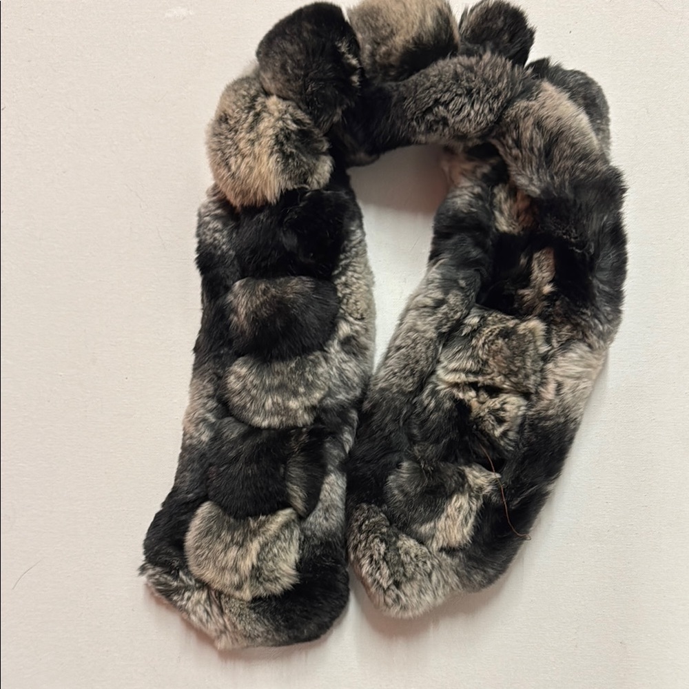 Luxurious Black & Gray Rabbit Fur Wrap Scarf — Chinchilla-Look Elegance 🖤🩶